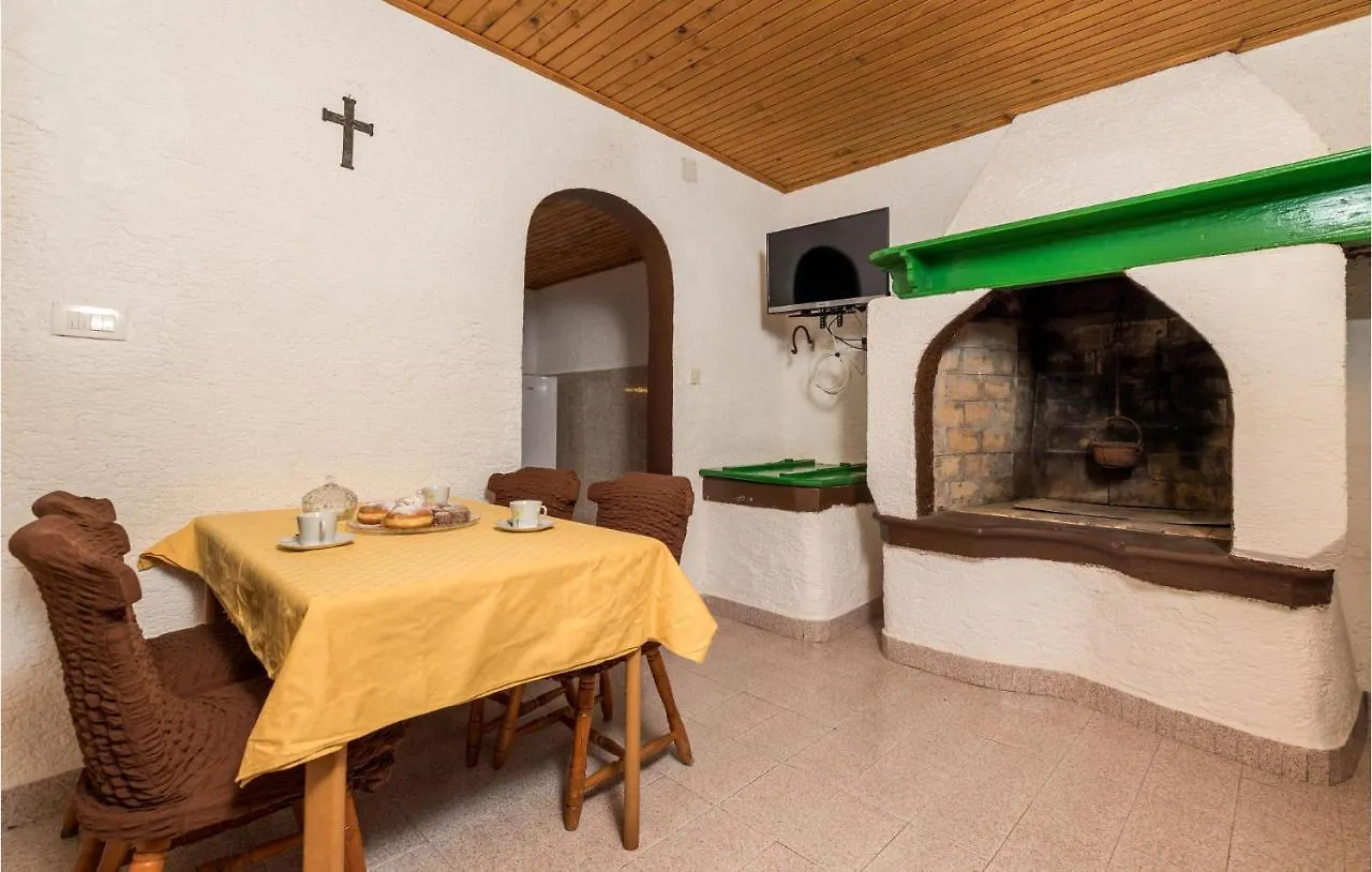 2 Bedroom Stunning Home In Susak