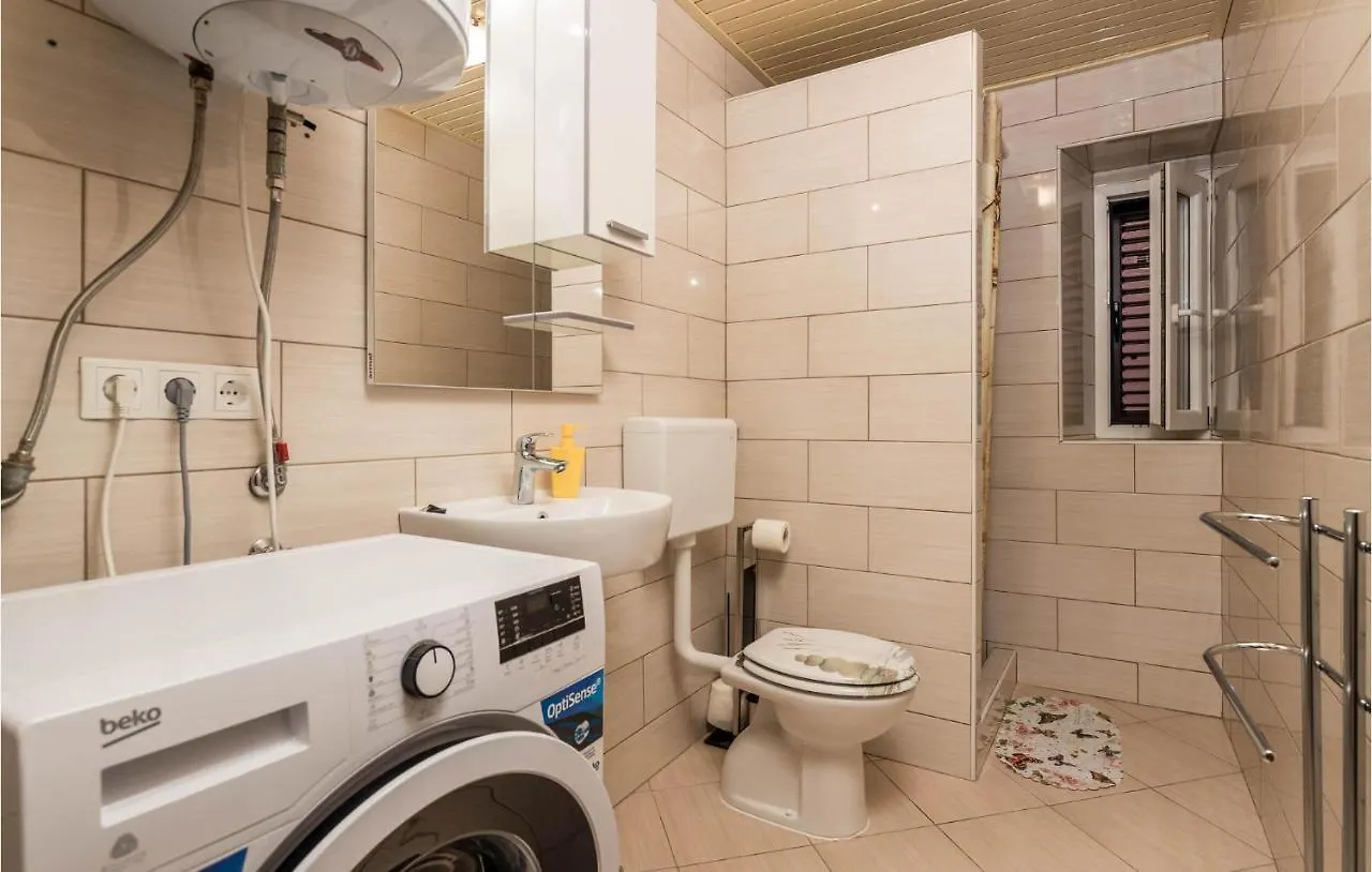 2 Bedroom Stunning Home In Susak
