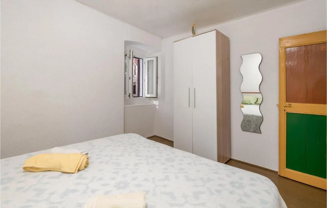 2 Bedroom Stunning Home In Susak Holiday home